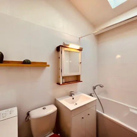 Duplex Centre Ville Vue Mer Et Parking * Propriano (Corsica)